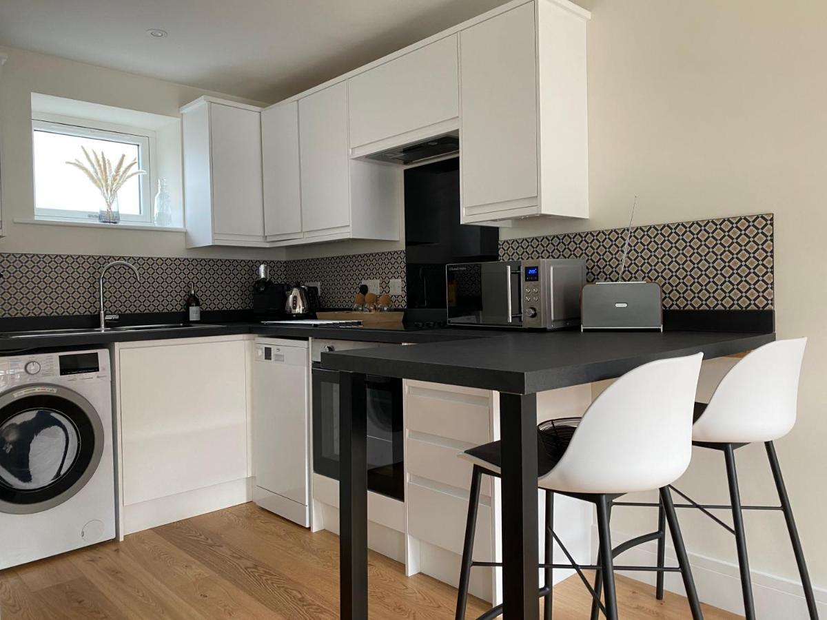 New Studio Apartment - Minutes Walk To Cathedral Солсбъри Екстериор снимка
